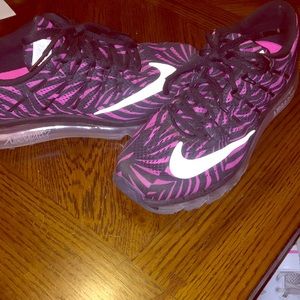 women's Air Max 2016! Worn twice!